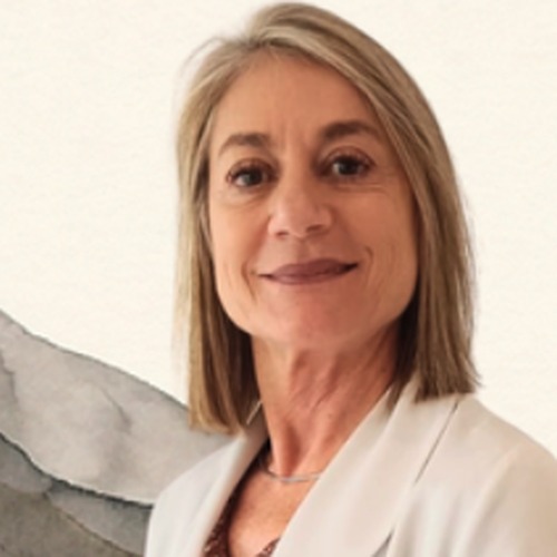 Dra. Naiza Cruz, maestrina do Instituto Archeus